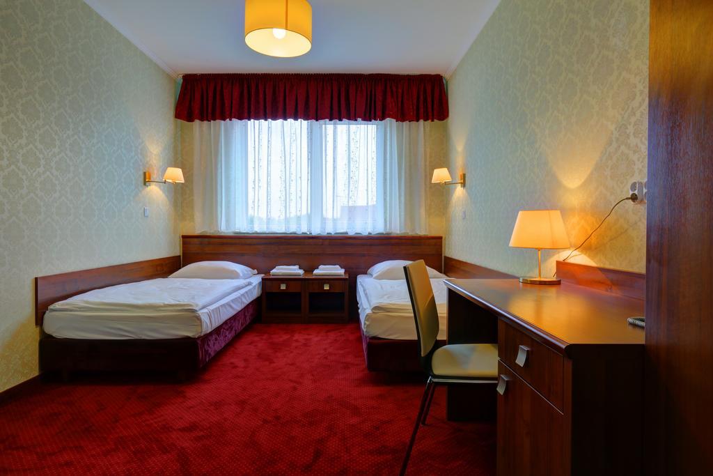 Hotel Chabrowy Dworek Teresin Zimmer foto